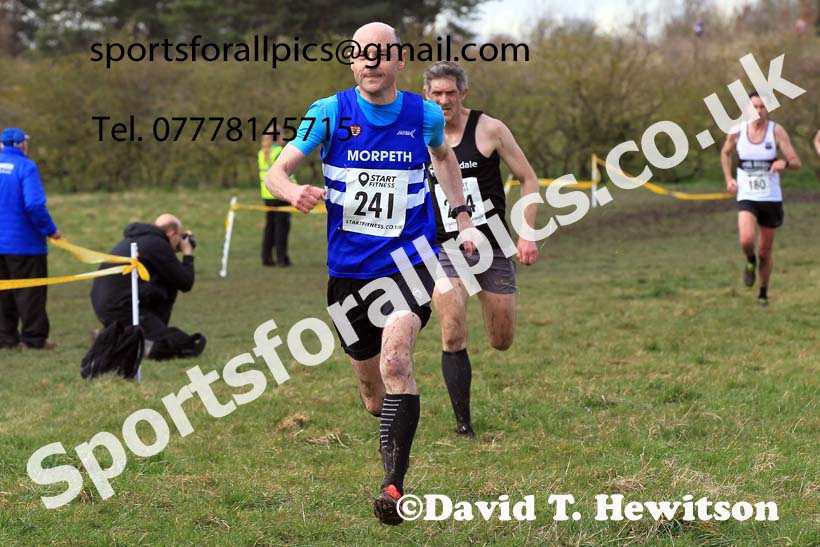 Men 35 to 60 in the 2023 BMAF Cross Country Champs., Wallsend. Photo: David T. Hewitson/Sports for All Pics